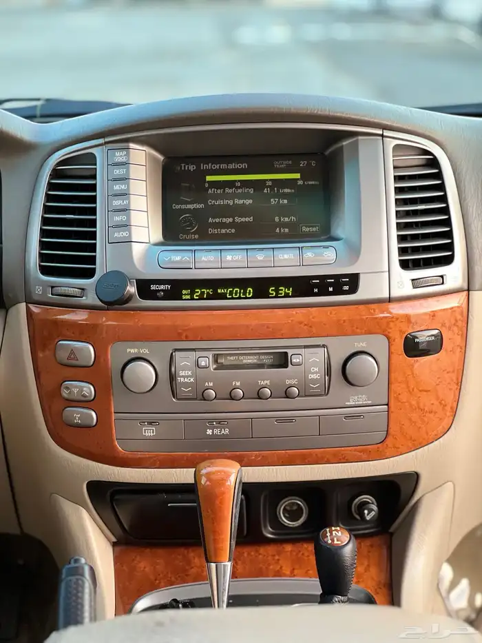 لكزس LX470 2006 34