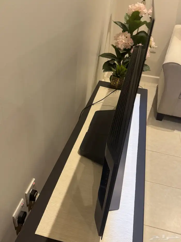 فرصة شاشة LG C9 حجم 55 بوصة بتقنية OLED نظيفة جدا بسعر مميز 3
