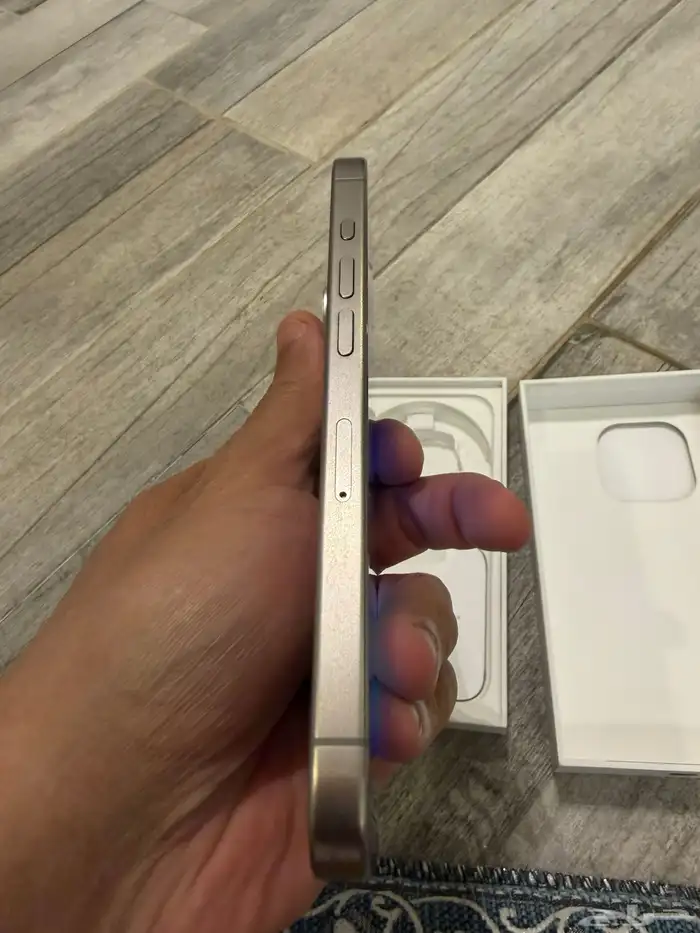 للبيع ايفون 15 برو 1 تيرا تيتانيوم من جرير iPhone 15 Pro 1TB 3