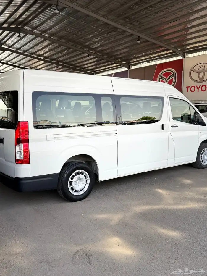 تويوتا باص 2023 4