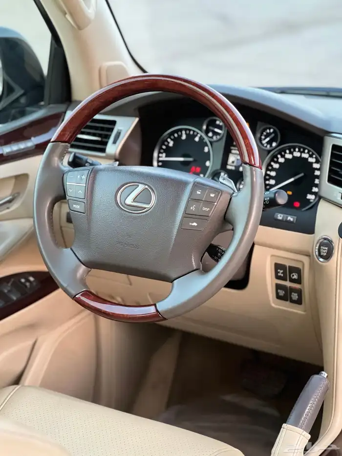لكزس LX570 2012 DD 63