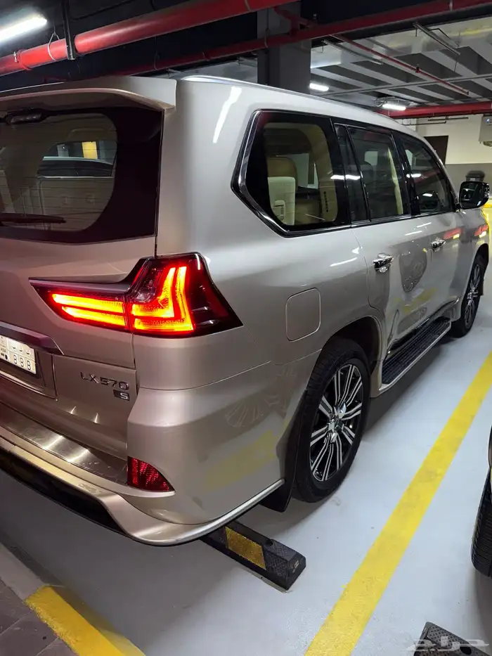 جيب لكزس LX570 موديل 2019 مالك اول 6