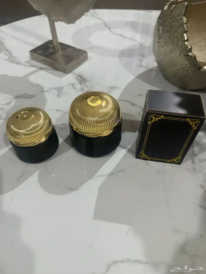 اطباق عود للبيع كميات الحبه 2 ريال فاخره وجديده وتوجد كميات 2