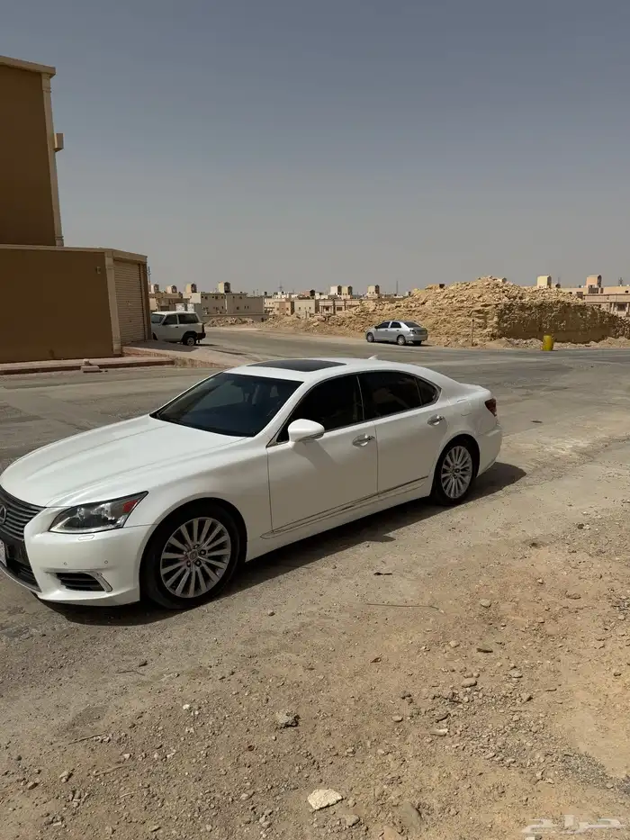 لكزس LS460 5