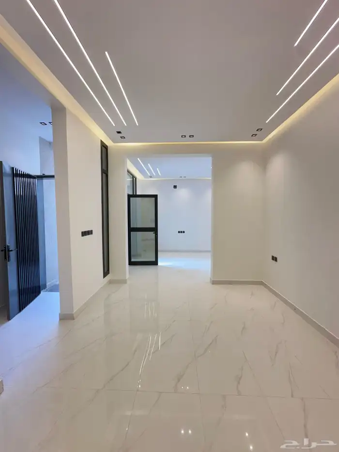 فيلا درج داخلي بحي البيان vip بمليون واربع مئة الف 22