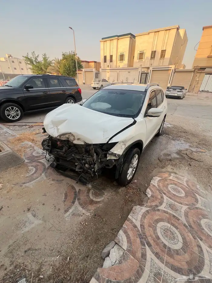 ((( مباعه ))) للبيع نيسان اكستريل 2015 ( تشليح ) ((( مباعه ) 1