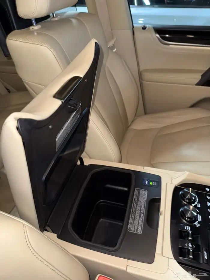 جيب لكزس LX570 موديل 2019 مالك اول 8