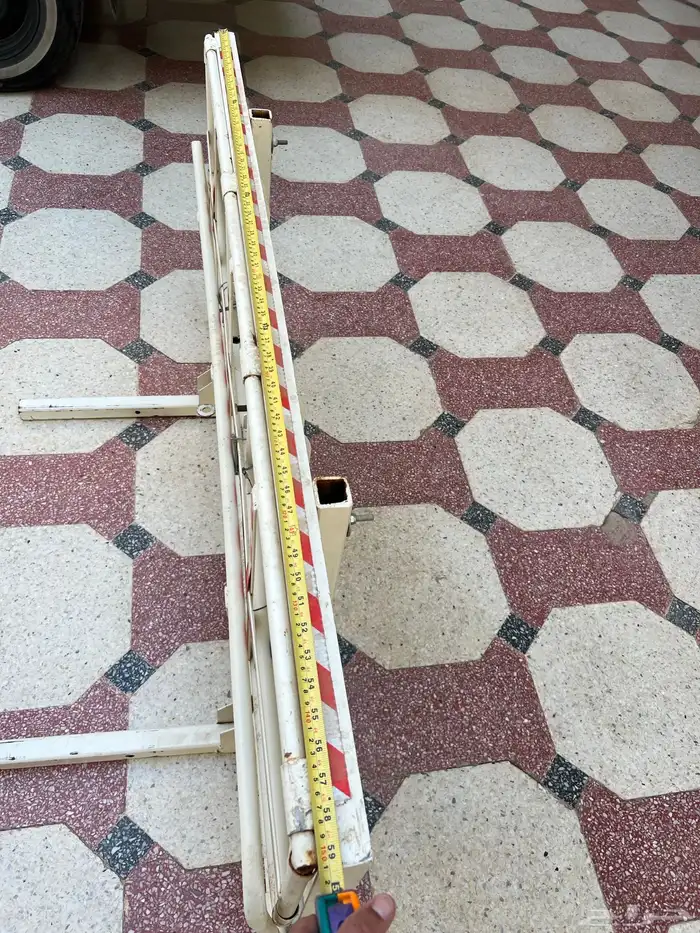 للبيع سلة خلفية حديد تركب على السيارات 1