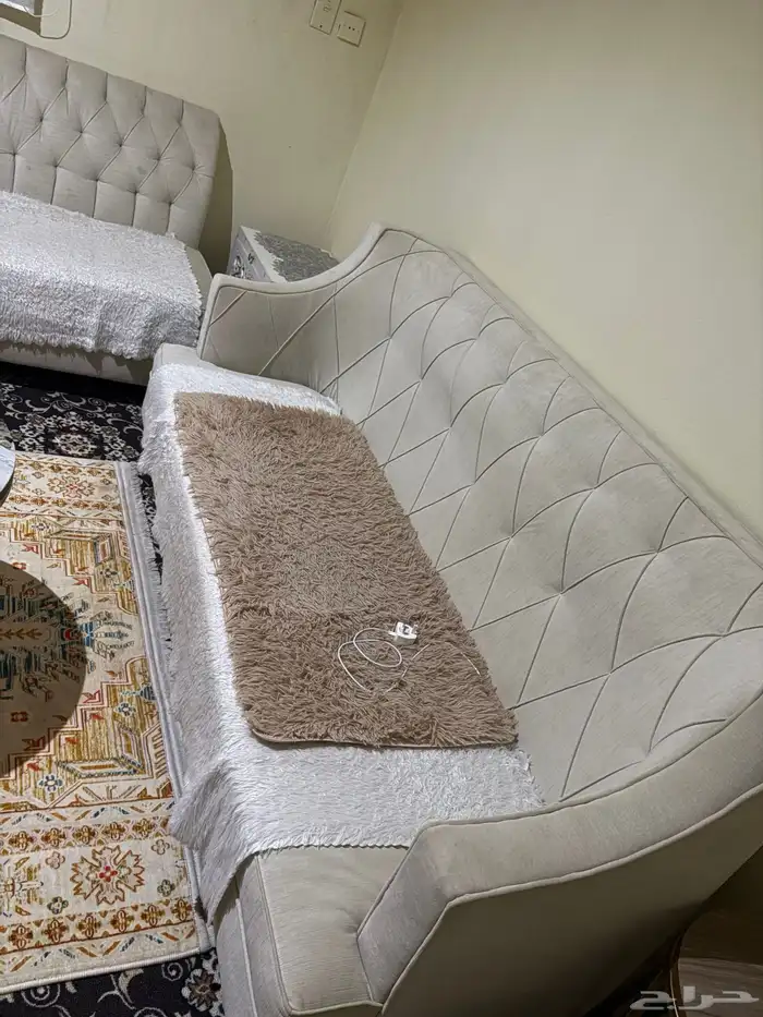 كنب استخدام اقل من سنه نظيف وجديد على السوم 11