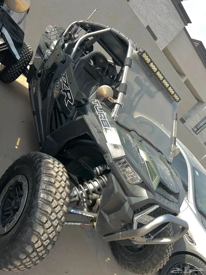 polaris rzr 1000 XP turbo 2017 اصدار خاص الربع الخالي 10