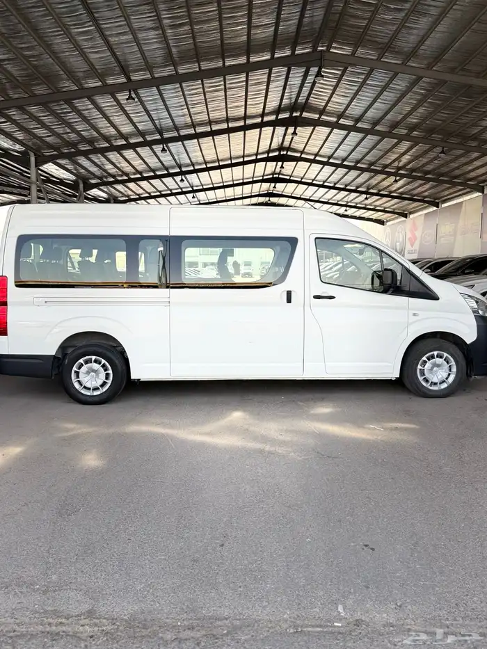 تويوتا باص 2023 5