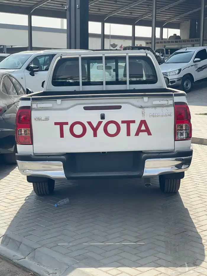هايلوكس غمارتين GLS بريمي بدون دبل بنزين قير تمتيك 2025 3