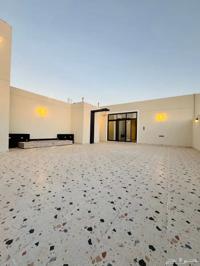 فلل روف مميزة للبيع تبوك حي الاخضر خلف جامع المهاجرين 35