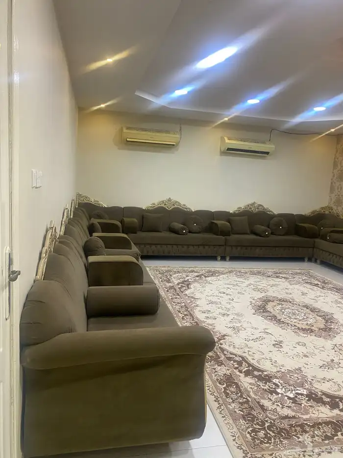 كنب مجلس رجال نظيف مع الفرشه 3