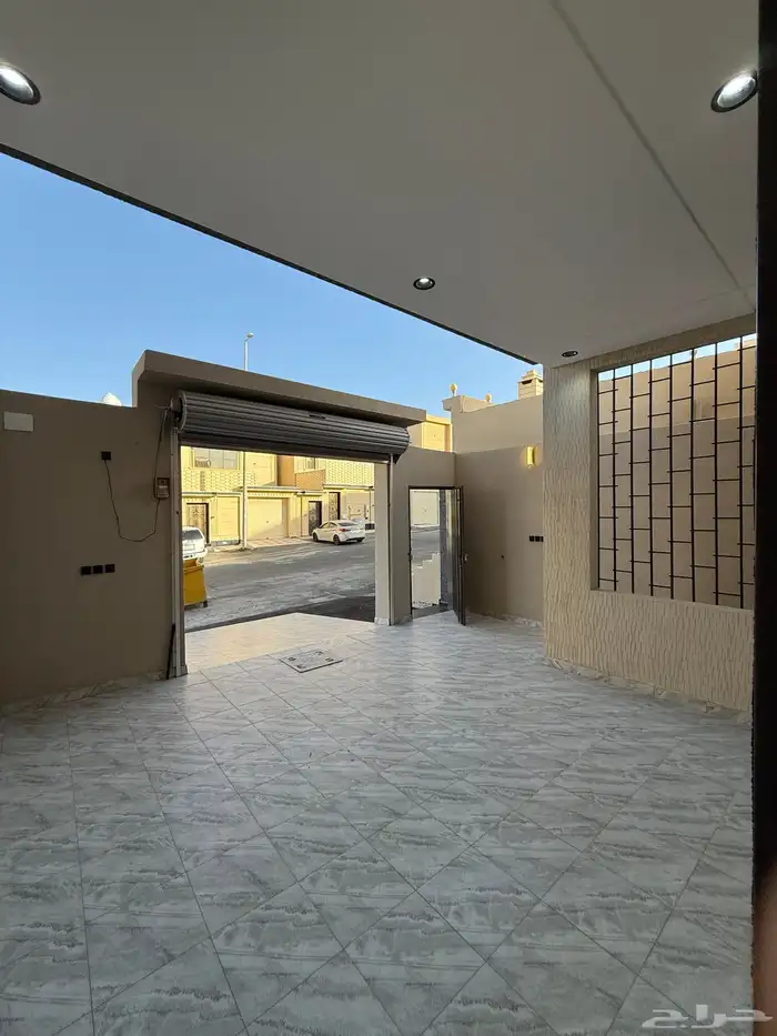 للبيع شقق ارضيه بحوش بدرة الموسى شرق الخميس 4