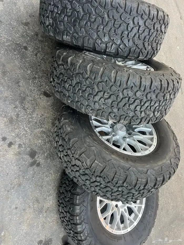 جنوط شكل جديد فضي مع كفرات حجرية يركب علا بلاتينيوم 19