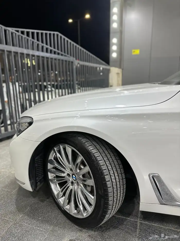 بي ام دبليو li730 فل كامل 2018 لدى معرض(عبيد الرشيدي) 4
