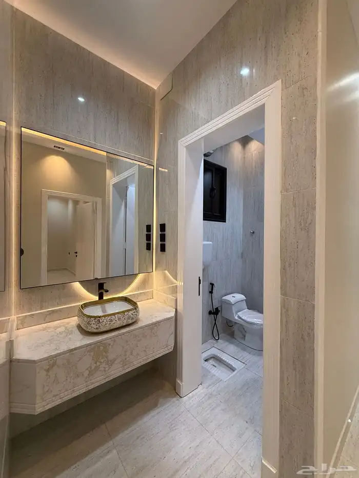 للبيع شقق ارضيه بحوش بدرة الموسى شرق الخميس 20