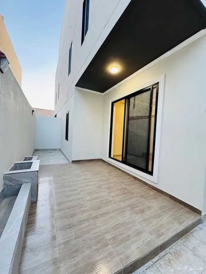 فلل روف مميزة للبيع تبوك حي الاخضر خلف جامع المهاجرين 14
