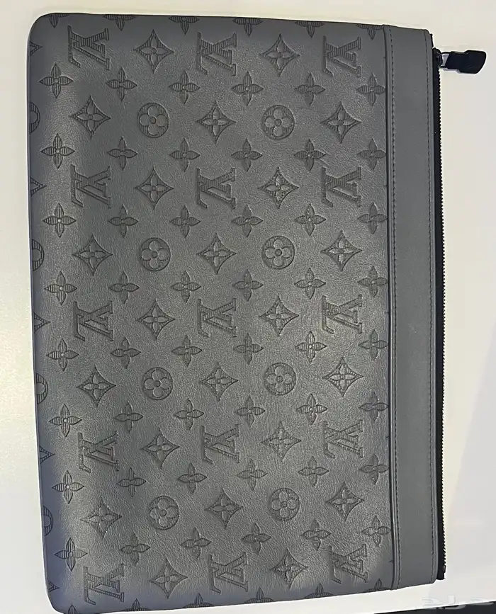 شنطة (باوتش) لويس فيتون اصلية ( قابل للتفاوض) 1