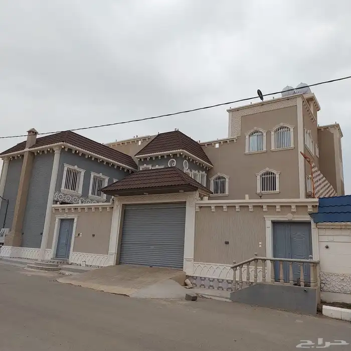 عمارة دورين وملحق للبيع سراة عبيدة 1