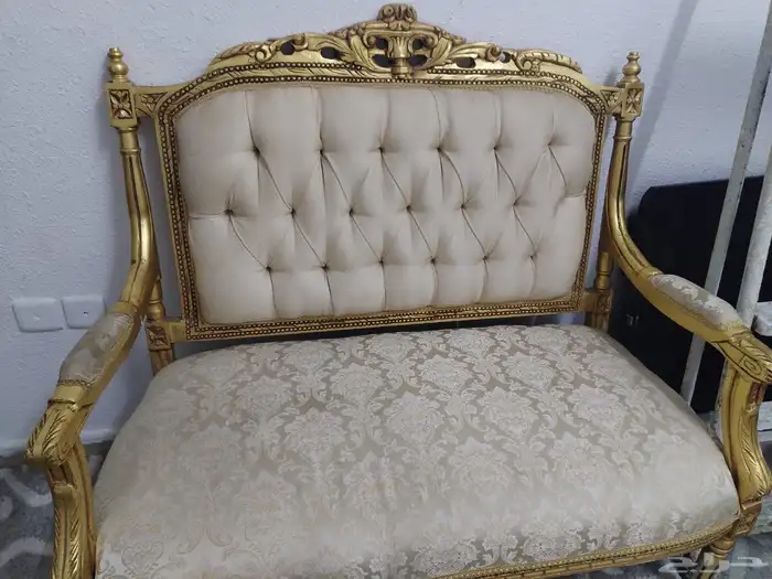 غرف نوم وطقمين جلوس شبه جديده 6