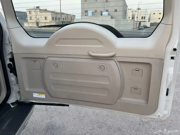 جيب ميتسوبيشي باجيرو 21