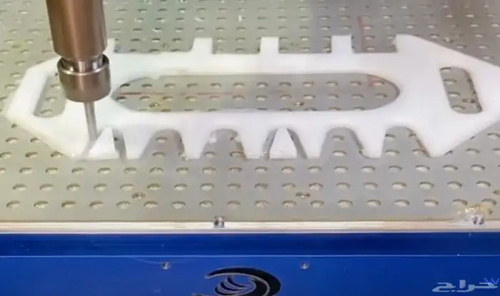 مصنع حفر و تقطيع الاخشاب و المواد البلاستيكية سي ان سي 4