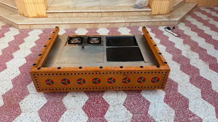 منقل خشب تفصيل مع نقش قديم 2