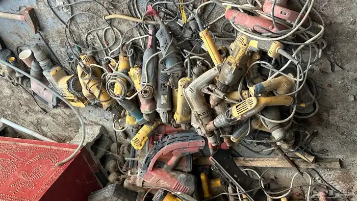 معدات تأجير معدات للبيع 26