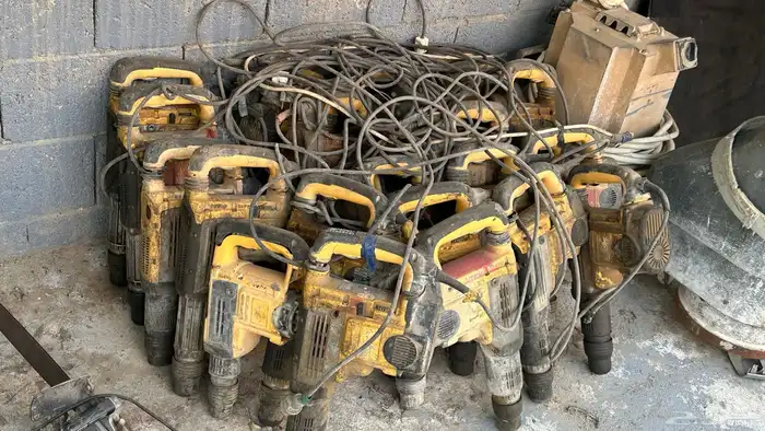 معدات تأجير معدات للبيع 25