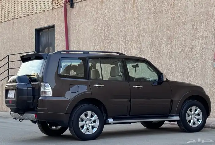 مستبيشي باجيرو 2020 GLS لوني بني 10