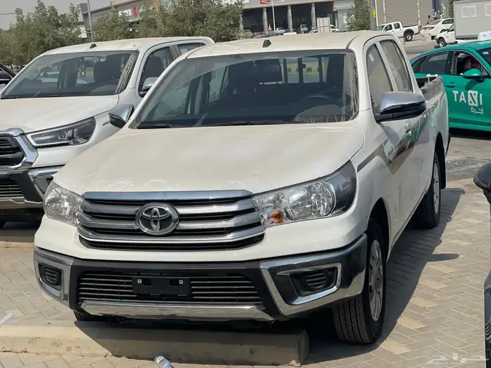 هايلوكس غمارتين GLS بريمي بدون دبل بنزين قير تمتيك 2025 1