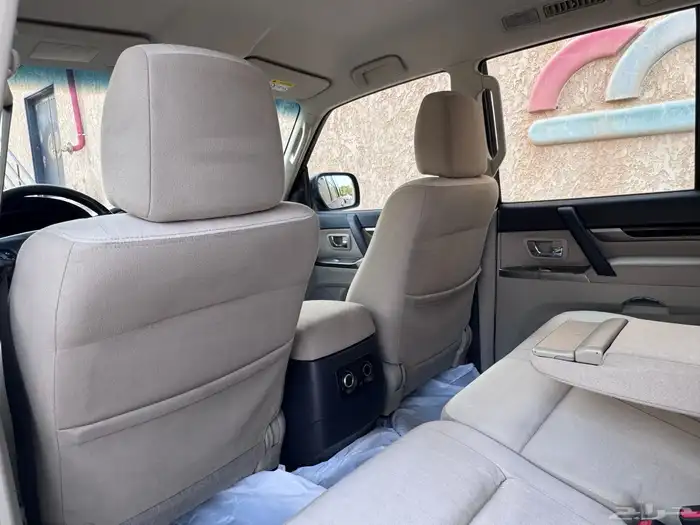 مستبيشي باجيرو 2020 GLS لوني بني 30