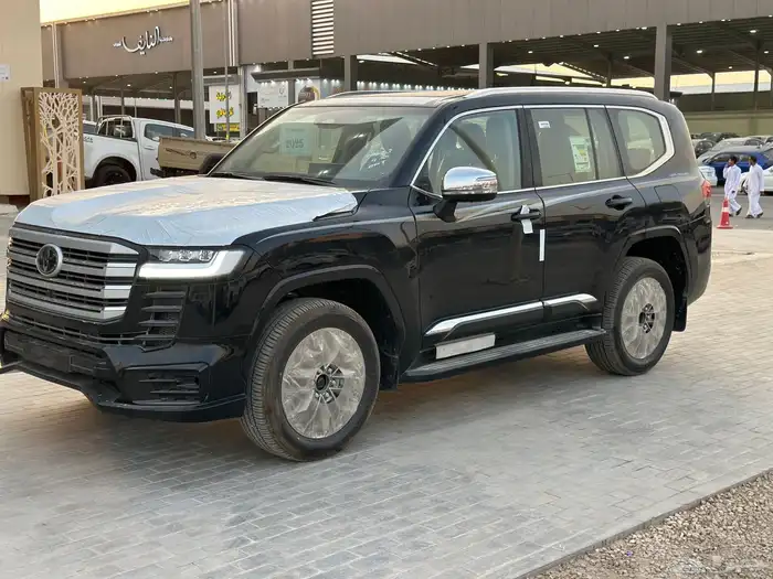 تويوتا لاندكروزر الموديل2025 فل كامل وارد الكويتVX.S 1