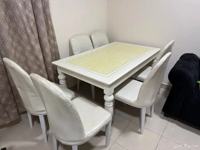 طاولة طعام للبيع 2
