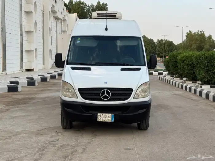 باص ثلاجه مرسيدس شاص طويل 0