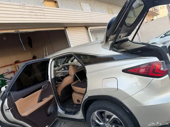 اصلاح وبيع فتحتات السقف 3