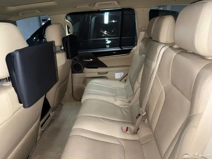 جيب لكزس LX570 موديل 2019 مالك اول 17