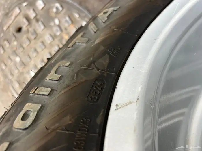 جنوط شكل جديد فضي مع كفرات حجرية يركب علا بلاتينيوم 14
