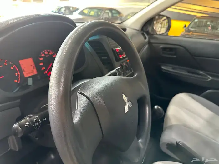 ميتسوبيشي 2023 مخزن شبه جديد عداد 15 الف(مباع) 11