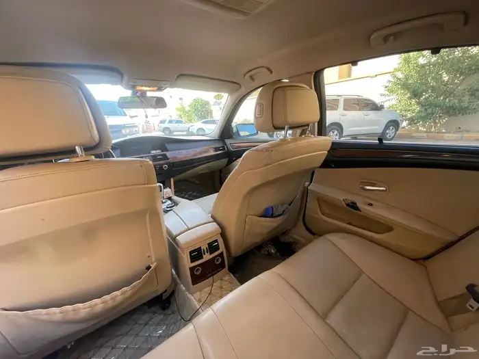 بي ام دبليو الفئة الخامسة 2008 520i 13