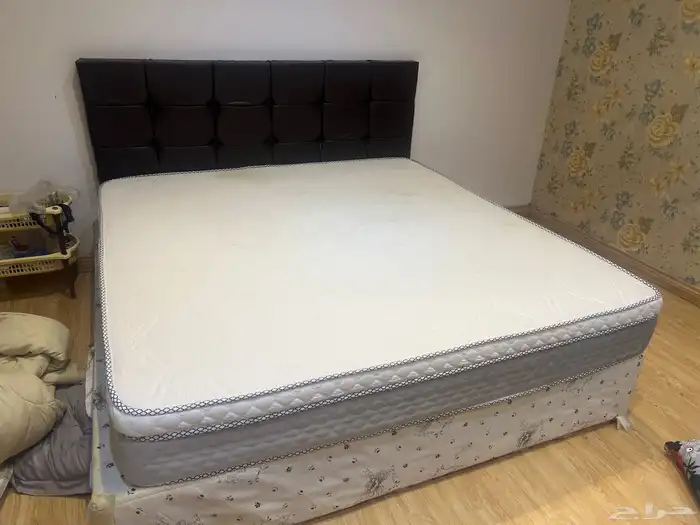 Sofa and dining table with chairs 6
