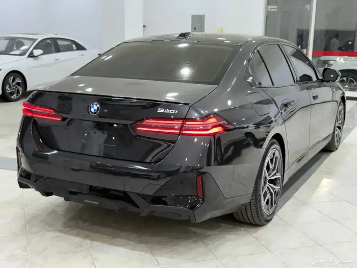 BMW 2025 520i فل كامل مستورد 11