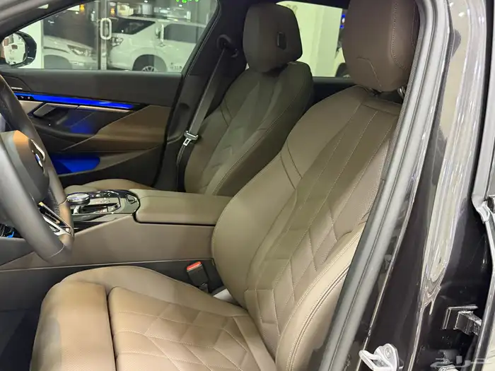 BMW 2025 520i فل كامل مستورد 36