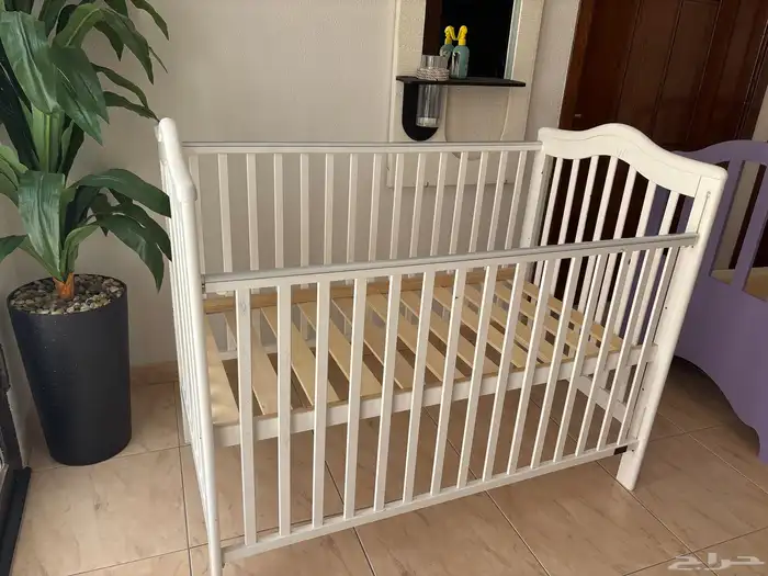 سرير اطفال 1