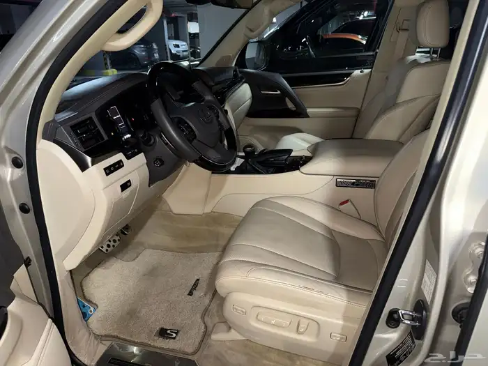 جيب لكزس LX570 موديل 2019 مالك اول 16