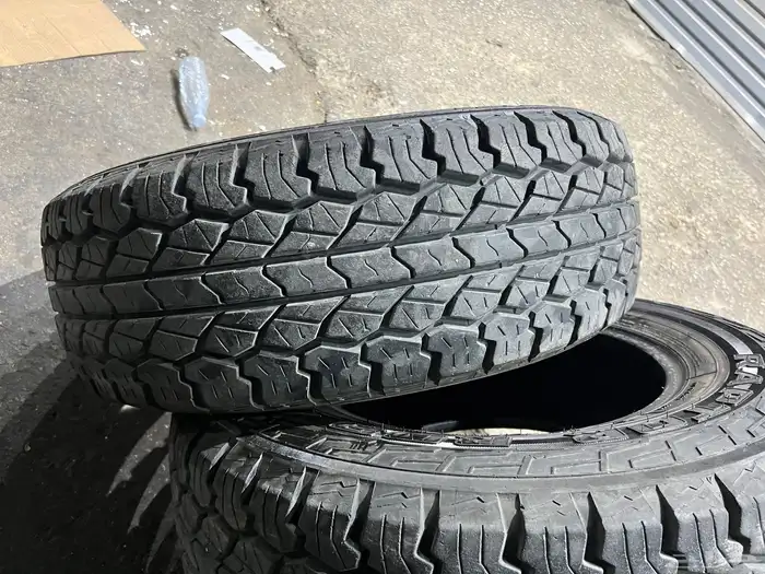 كفرات ربع حجري ريدنز مقاس 265 70 17 7
