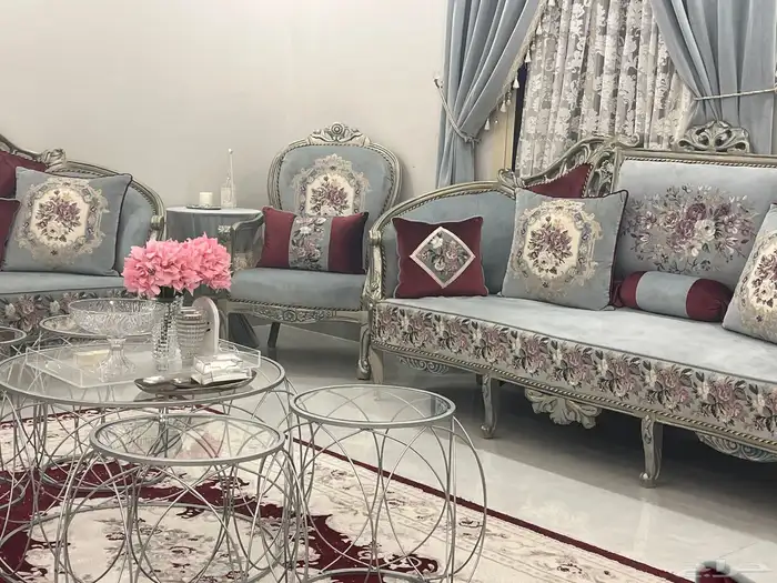 مجلس نظيف بكامل اغراض للبيع شي فاخر من الاخر 1