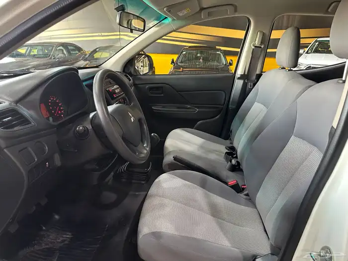 ميتسوبيشي 2023 مخزن شبه جديد عداد 15 الف(مباع) 9